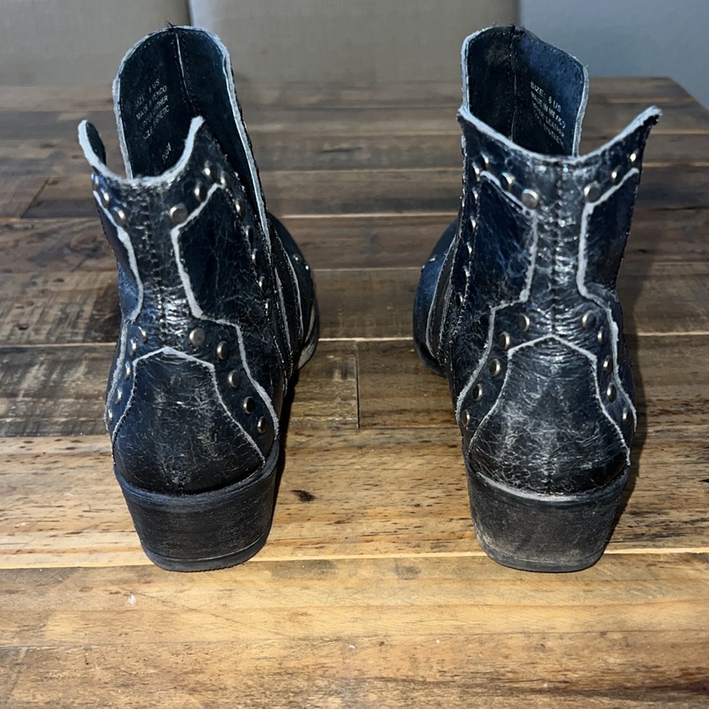 Very Volatile Spears Booties - Picture 4 of 8